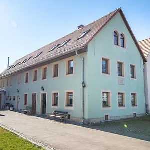 https://ferienhaus-am-alten-dorfplatz.dresdenhotels.net